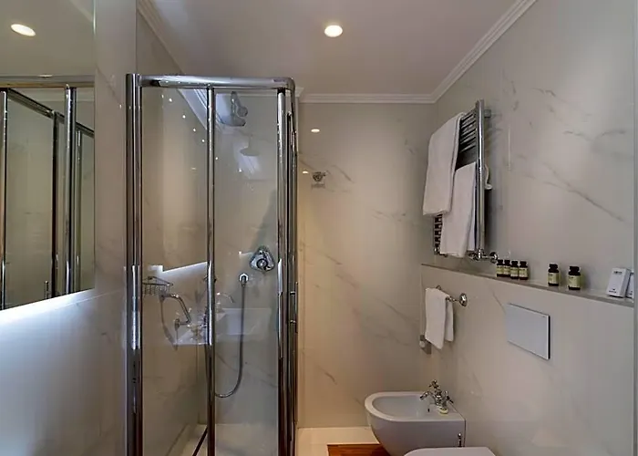 Degli Artisti Otel 4*